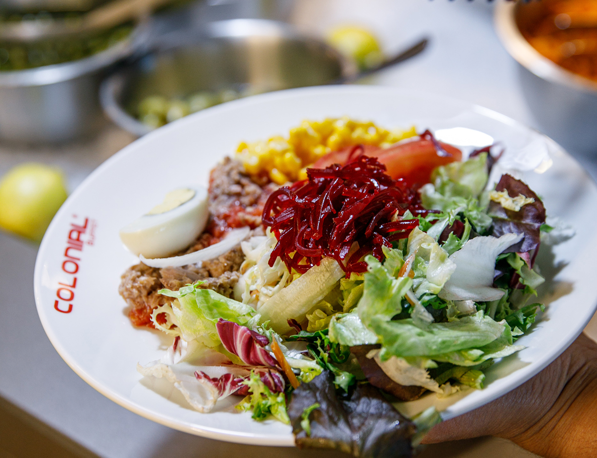 Colonial Buffet | Nuestra carta: ensaladas y montaditos